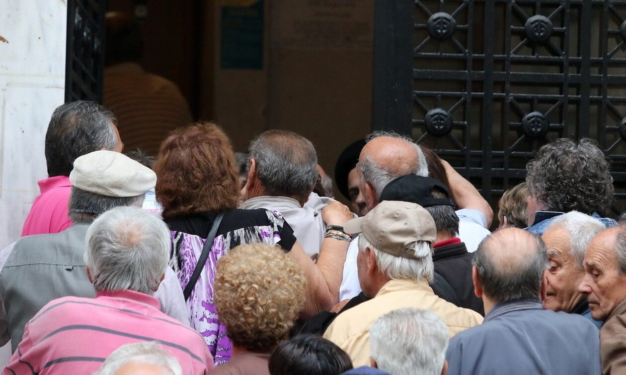 Σήμα κινδύνου από τον ΟΟΣΑ: Η Ελλάδα «γερνάει» - Οι περισσότεροι εργαζόμενοι θα είναι ηλικιωμένοι