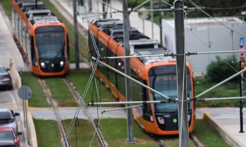 Σύγκρουση τραμ με όχημα στο Παλαιό Φάληρο - Έκτακτες κυκλοφοριακές ρυθμίσεις