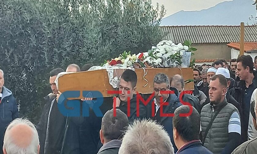 Ξάνθη: Σε κλίμα οδύνης η κηδεία της 19χρονης που παρασύρθηκε από όχημα αστυνομικού