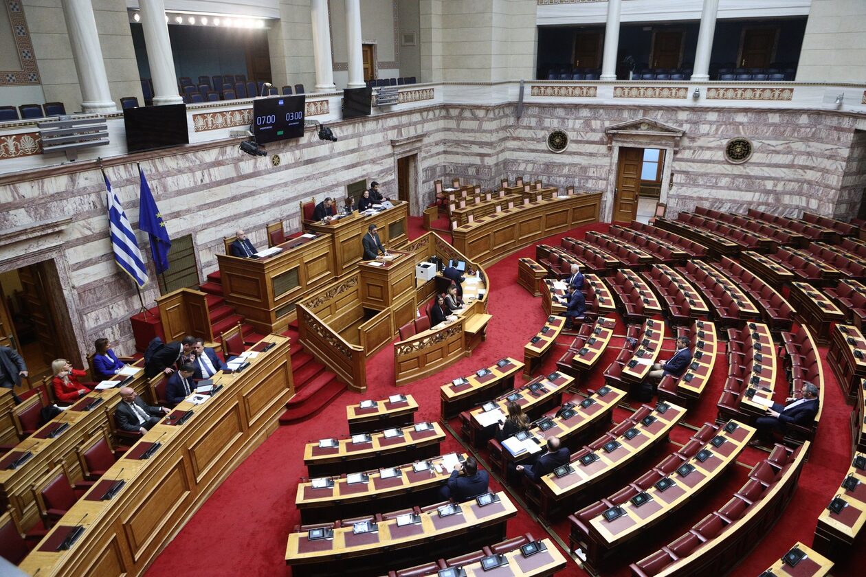 Βουλή: Συνεχίζεται για 4η μέρα με εντάσεις η συζήτηση στην Ολομέλεια για τον προϋπολογισμό 2024