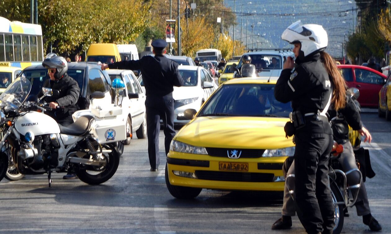 Ρεπορτάζ Newsbomb.gr: Γιατί επικρατεί χάος στους δρόμους της Αθήνας - Η απάντηση της τροχαίας