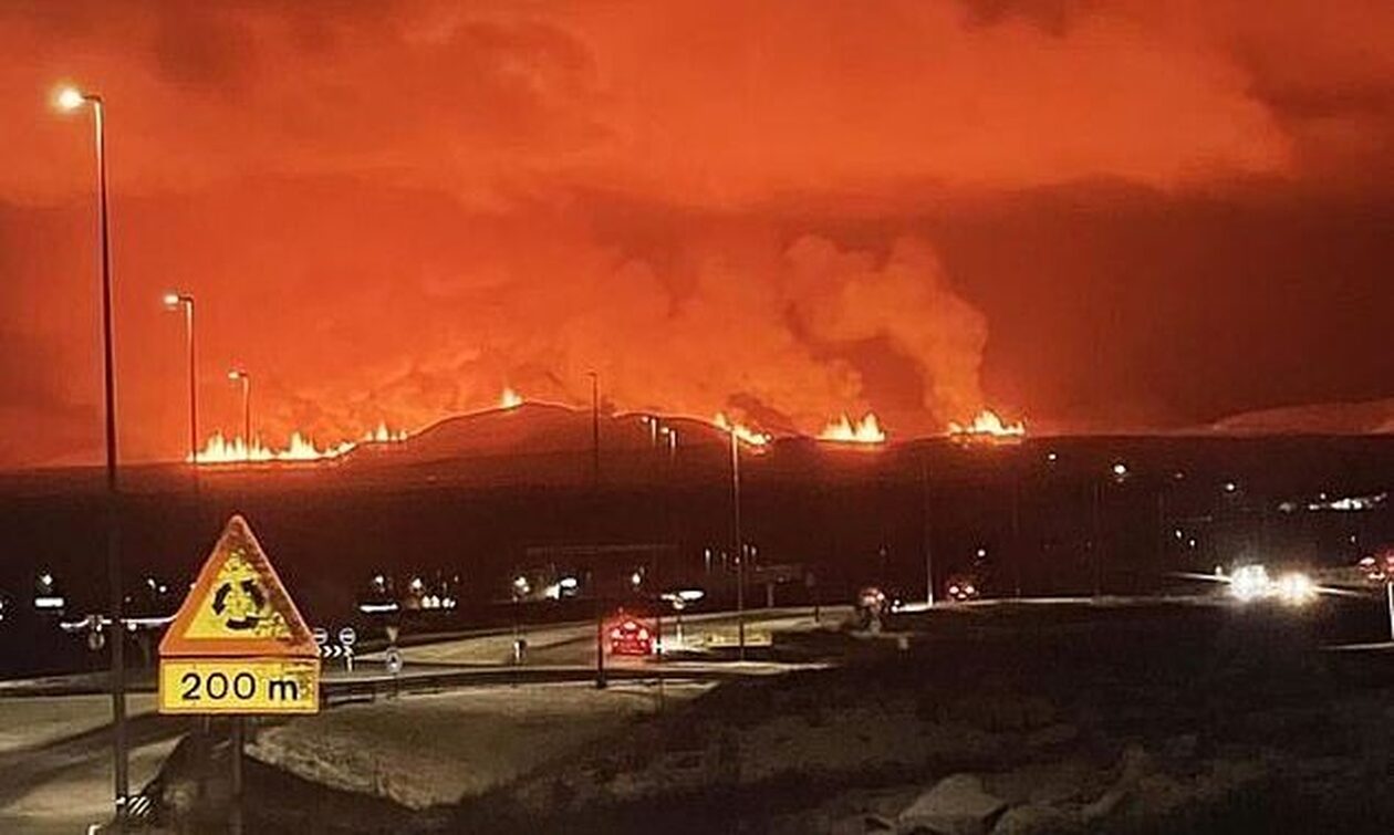 Συναγερμός στην Ισλανδία: Εξερράγη το ηφαίστειο στη χερσόνησο Ρεϊκιάνες - Δείτε live εικόνα