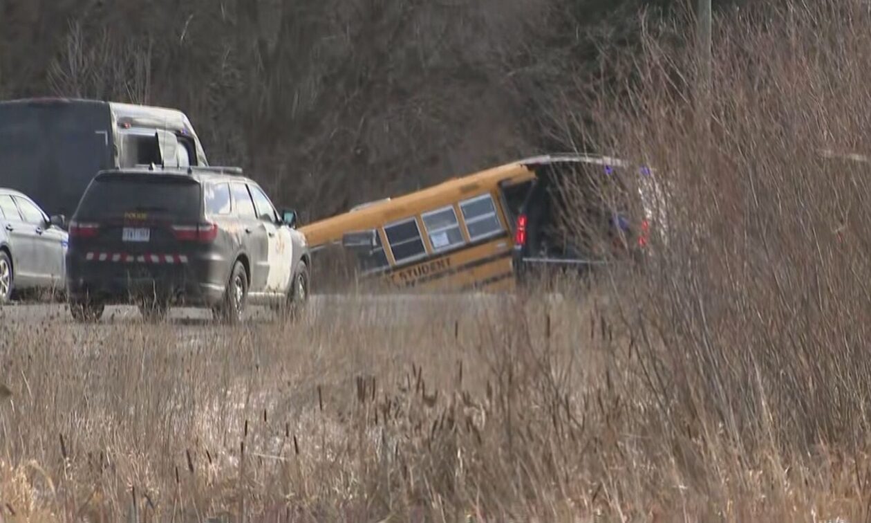 Τραγωδία στον Καναδά: Δύο νεκροί και τρεις τραυματίες από τη σύγκρουση SUV με σχολικό λεωφορείο