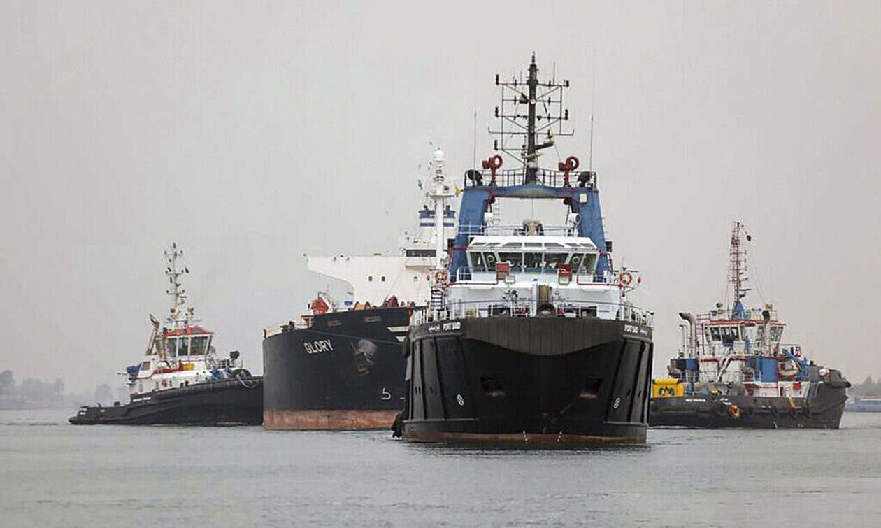 Η κρίση του Σουέζ «γονατίζει» την οικονομία: Πάνω απο 100 πλοία άλλαξαν πορεία, στα ύψη το πετρέλαιο