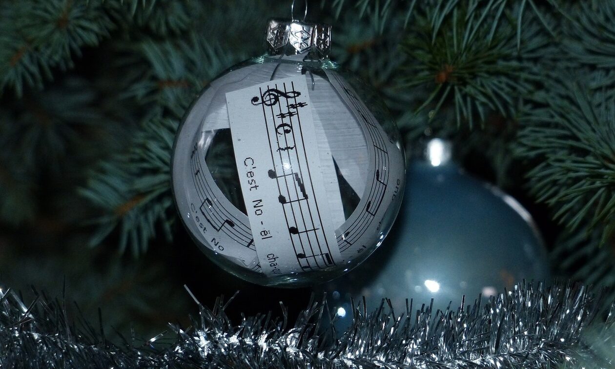 Το χριστουγεννιάτικο τραγούδι με τους μακάβριους στίχους - Η γιορτινή εκδοχή από τον Σινάτρα