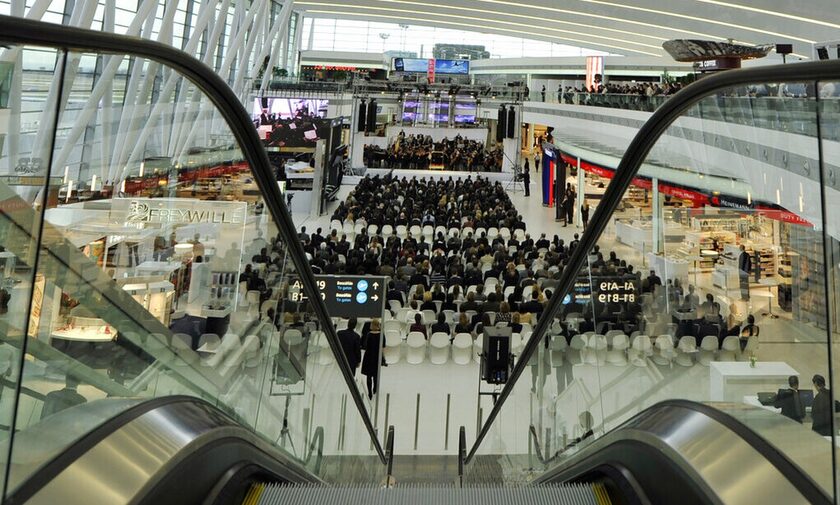 Βουδαπέστη: «Δεν έχουμε λάβει καμία ενημέρωση», λένε Έλληνες που έχουν εγκλωβιστεί στο αεροδρόμιο