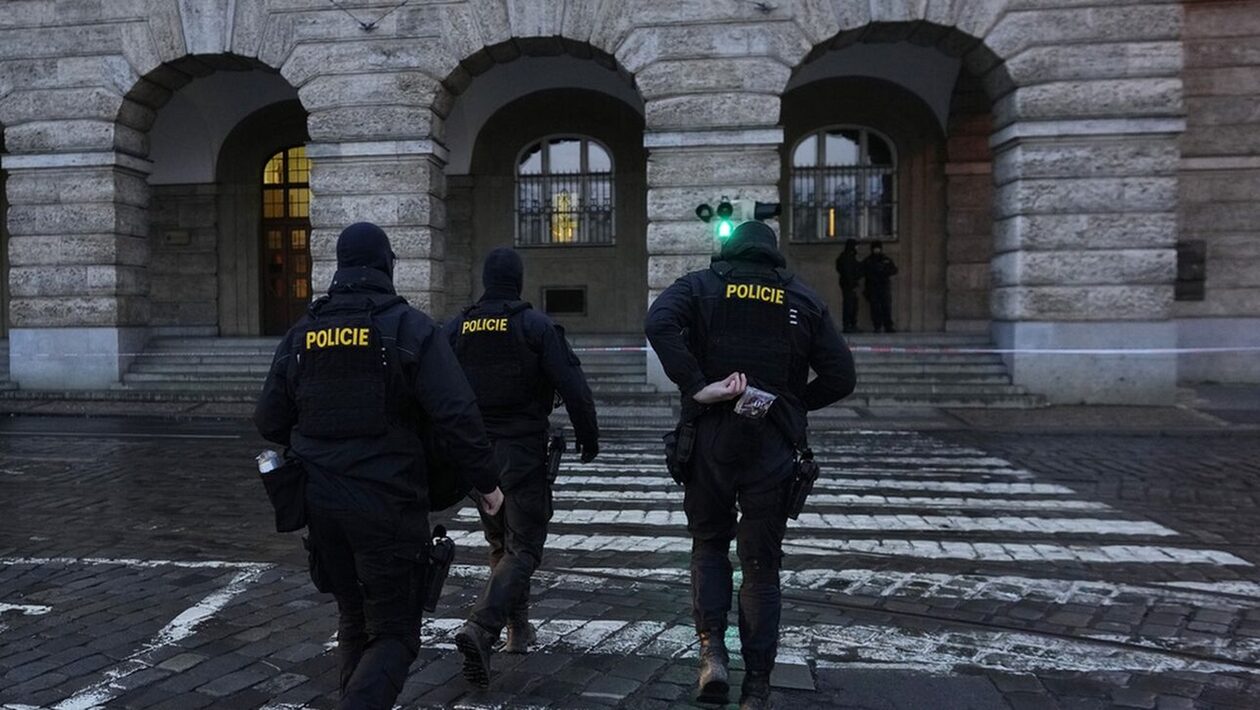Σλοβακία: Συνελήφθη άνδρας που ήθελε να επαναλάβει το μακελειό της Πράγας