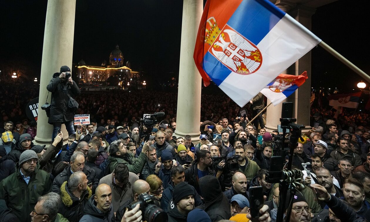 Σερβία: Νέα διαδήλωση με αίτημα την επανάληψη των εκλογών – «Βλέπουν» εμπλοκή της Ρωσίας