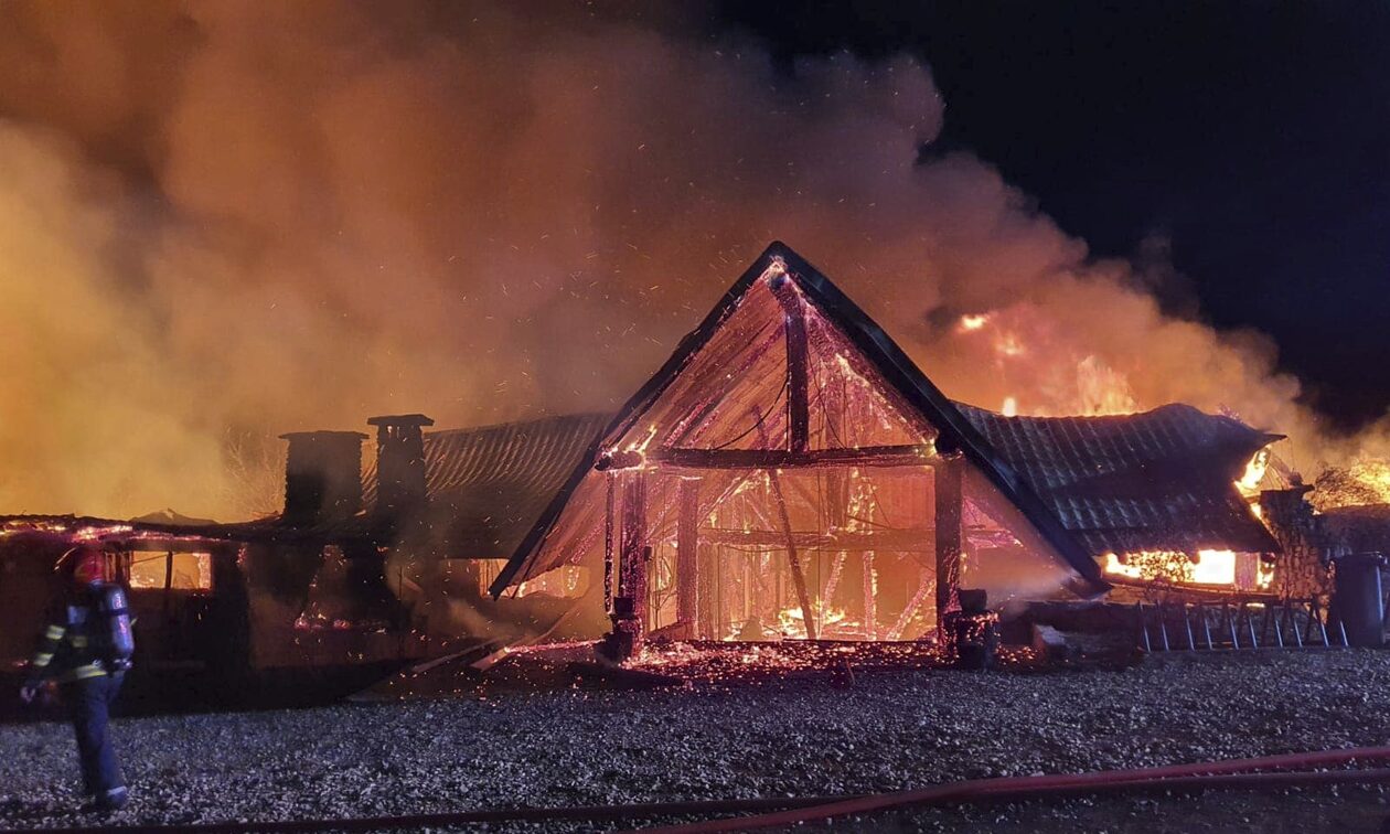 Ρουμανία: Πέντε νεκροί, μεταξύ τους και ένας ανήλικος από φωτιά σε ξενώνα