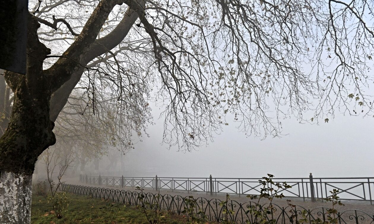 Ιωάννινα: Ομίχλη συνεχίζει να «σκεπάζει» την πόλη – Ακυρώθηκαν πτήσεις