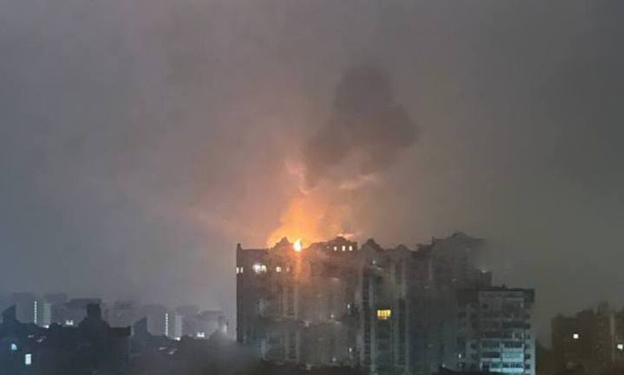 Πόλεμος στην Ουκρανία: Στις φλόγες σε πολυώροφο κτήριο στην Οδησσό