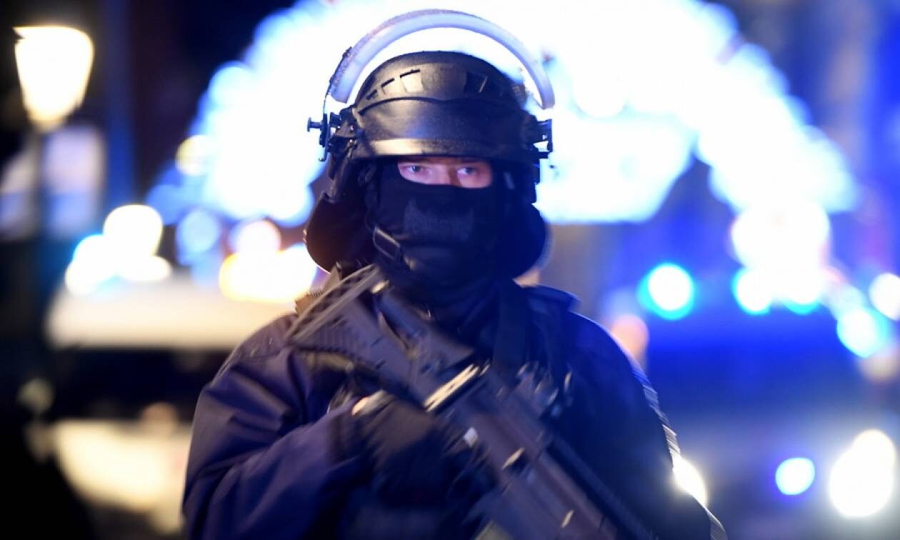 Γαλλία: 90.000 αστυνομικοί στους δρόμους στο ρεβεγιόν, για την αποτροπή τρομοκρατικής επίθεσης