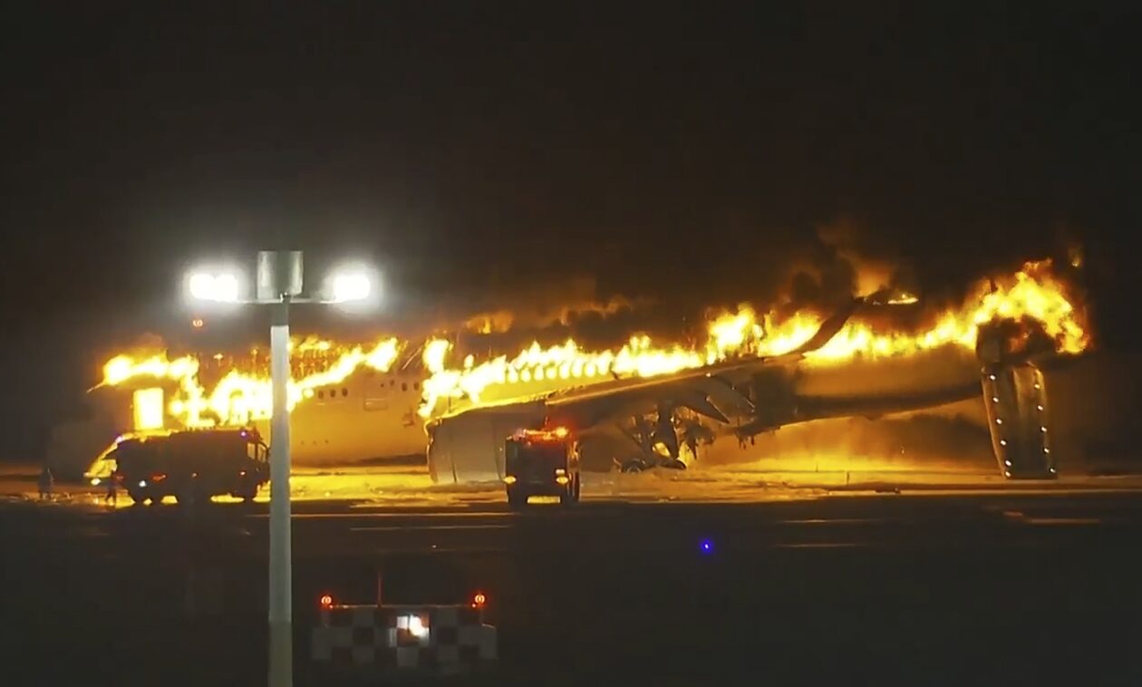 Ιαπωνία: Συγκλονίζουν οι μαρτυρίες επιβατών της Japan Airlines - «Οι φλόγες πήγαιναν πολύ ψηλά»