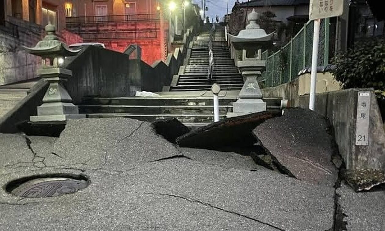 Σεισμός στην Ιαπωνία: Αυξάνεται ο αριθμός των νεκρών - Μάχη με το χρόνο για επιζώντες