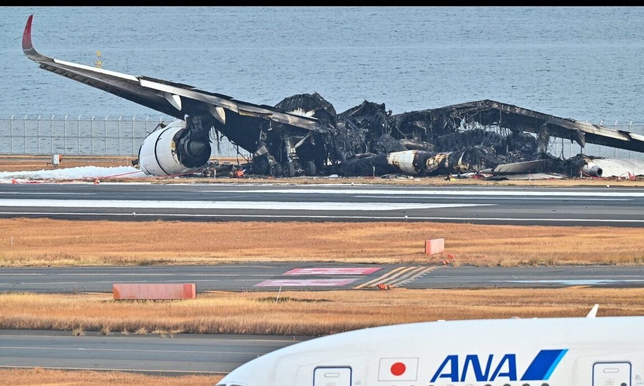 Ιαπωνία: Οι τουρμπίνες και κομμάτια των φτερών απέμειναν από το Airbus με τους 379 επιβαίνοντες