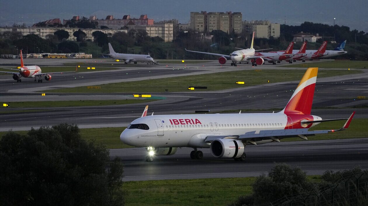 Ισπανία: Απεργία στην αεροπορική εταιρεία Iberia - Χάος με τις πτήσεις για τα Θεοφάνεια