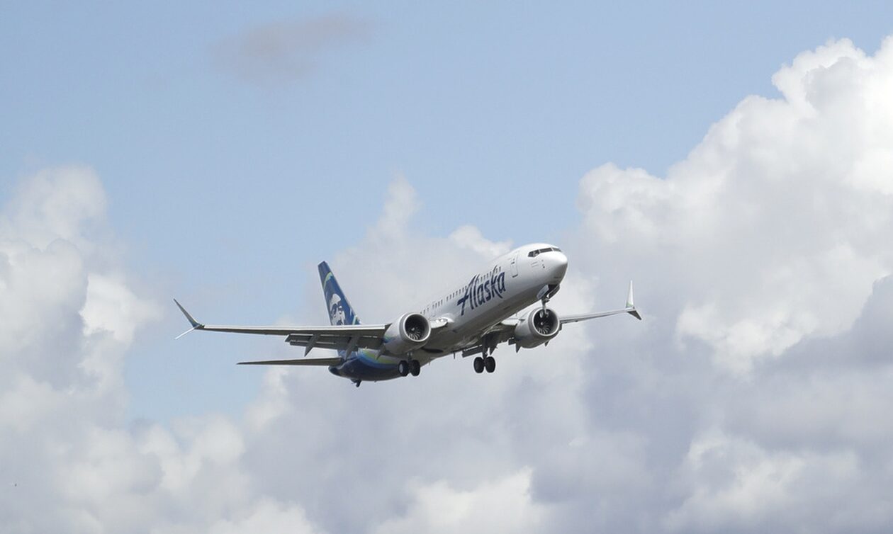 ΗΠΑ: Βρέθηκε το κομμάτι του αεροπλάνου της Alaska Airlines, που είχε αποκολληθεί εν πτήσει