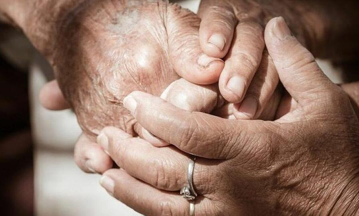 Λαμία: Μαζί στη ζωή, μαζί και στο θάνατο - Ηλικιωμένο ζευγάρι έφυγε από τη ζωή με διαφορά 2 ημερών