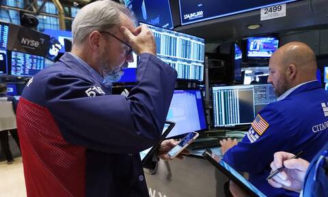 Ο πληθωρισμός φέρνει πιέσεις στη Wall Street