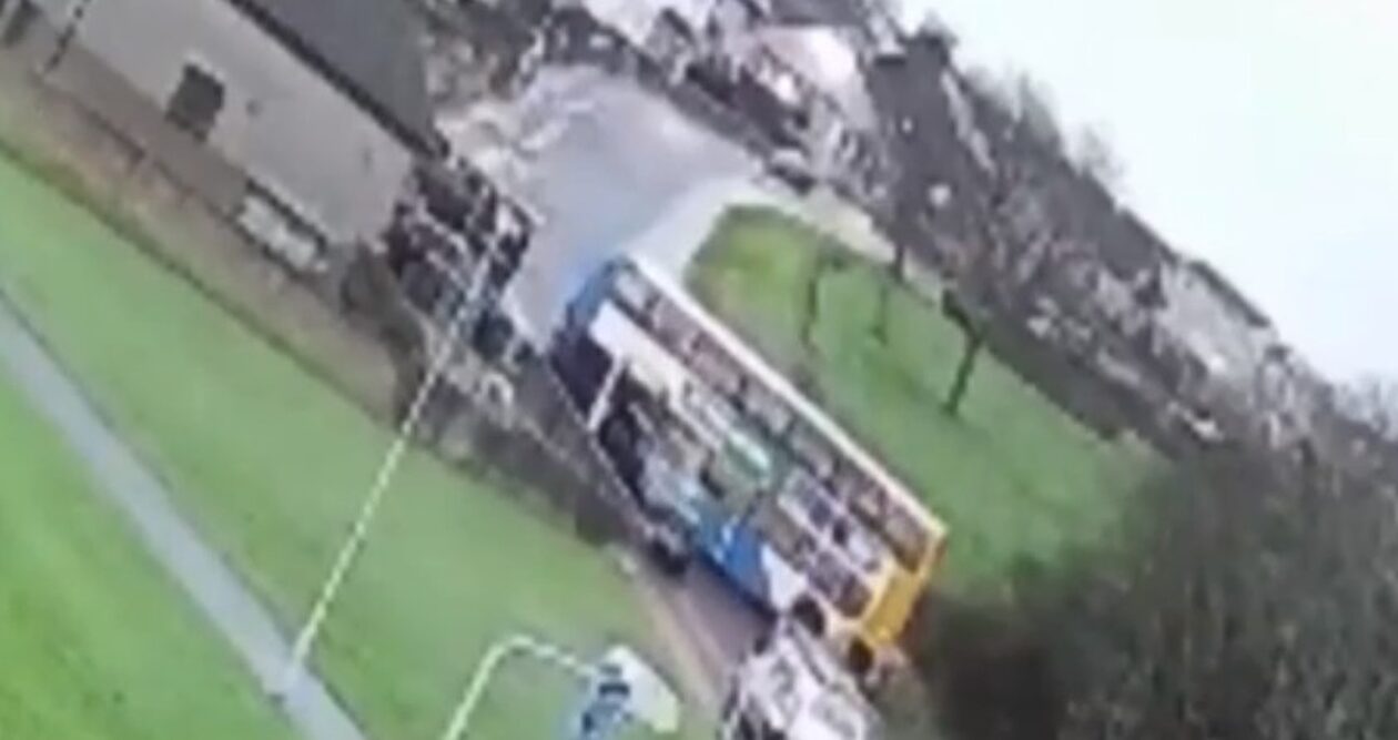 Σκωτία: Τρελή πορεία σχολικού λεωφορείου στον... πάγο