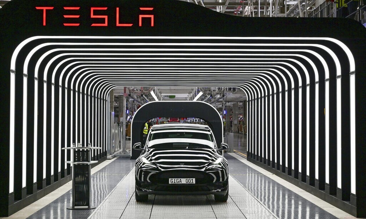 Ερυθρά Θάλασσα: Το εργοστάσιο της Tesla στη Γερμανία αναστέλλει την παραγωγή - Δεν έχει εξαρτήματα