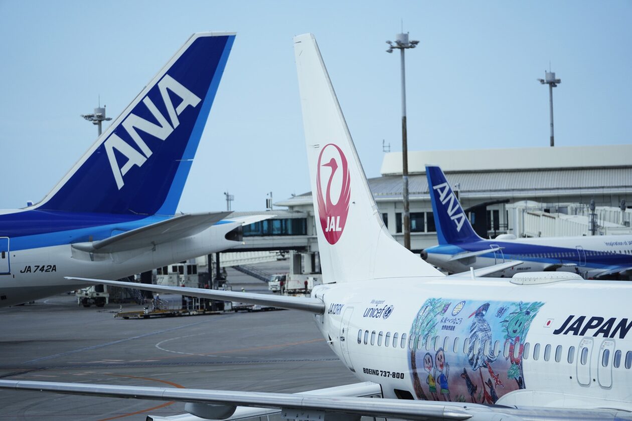 Ιαπωνία: Νέος τρόμος στον αέρα - Αεροπλάνο επέστρεψε στο αεροδρόμιο για ρωγμή σε παράθυρο