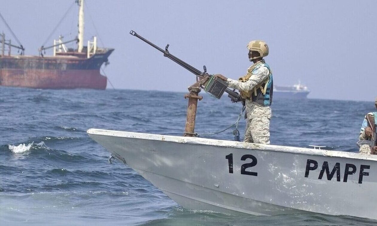 Ερυθρά θάλασσα: Αναφορές για πυραυλικό χτύπημα σε πλοίο