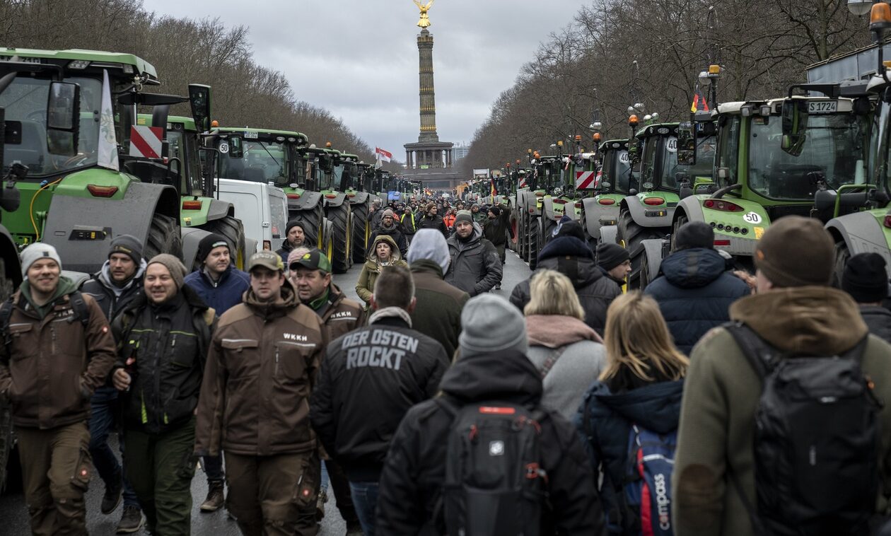 Γερμανία: Δεν υποχωρούν οι αγρότες - «Αρκετά σας επιδοτήσαμε», απαντά η κυβέρνηση