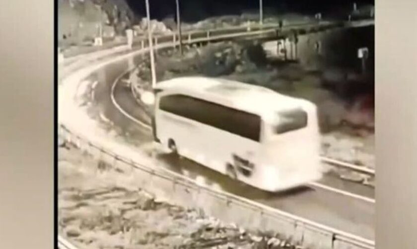 Τραγωδία στην Τουρκία: 9 νεκροί και 30 τραυματίες από ανατροπή λεωφορείου - Βίντεο ντοκουμέντο