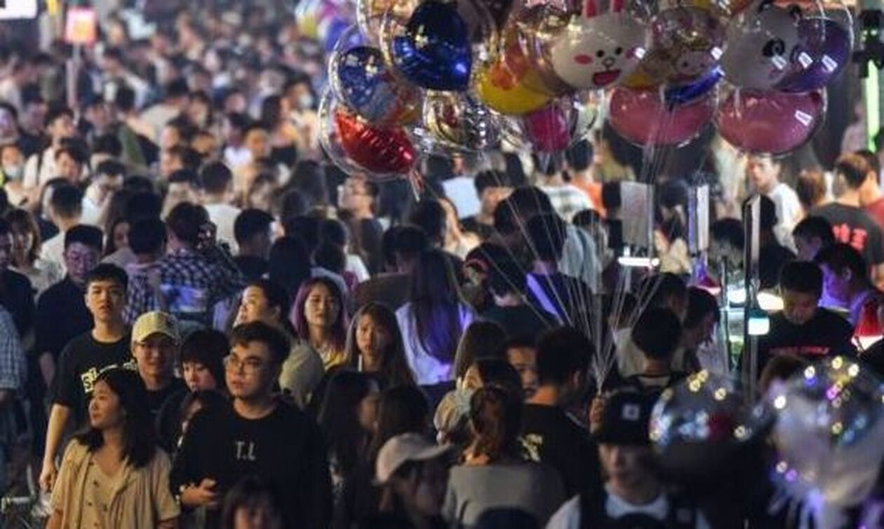 Κίνα: Συρρικνώθηκε ο πληθυσμός της για δεύτερη συνεχή χρονιά