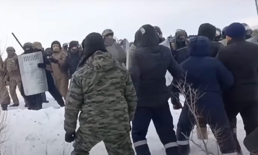 Ρωσία: Χιλιάδες στους δρόμους και άγρια επεισόδια με την αστυνομία