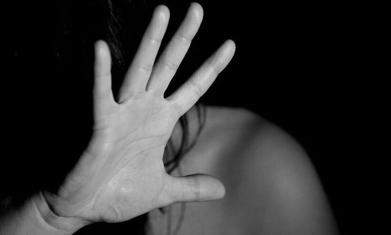 Παραλίγο τραγωδία στη Ρόδο: 37χρονη αποπειράθηκε να αυτοκτονήσει καρφώνοντας σουγιά στην κοιλιά της