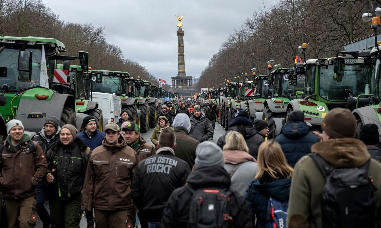 Σε δεινή θέση ο Σολτς- Προειδοποίηση αγροτών: Οι διαδηλώσεις ήταν μόνο οι προσεισμοί, έρχεται έκρηξη