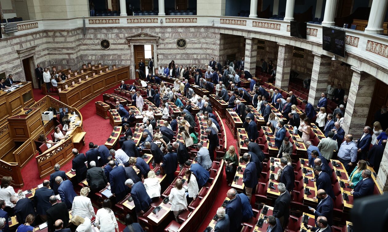 Βουλή: Ψηφίστηκε το νομοσχέδιο για την επαγγελματική εκπαίδευση