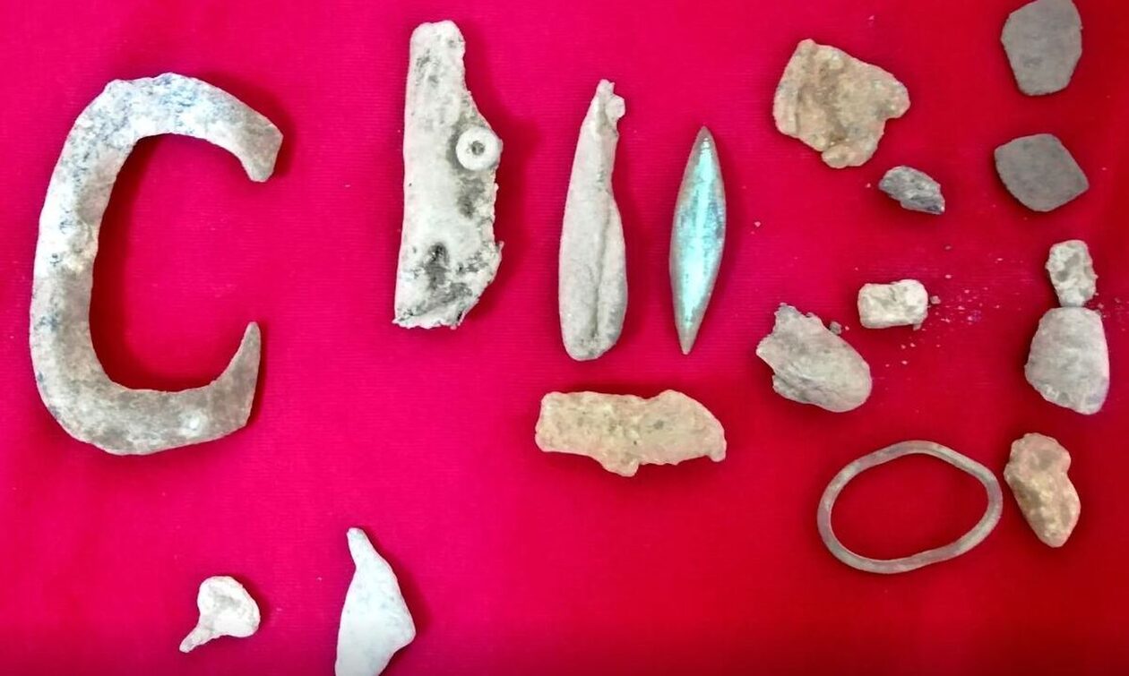 Καβάλα: 39χρονος έψαχνε για αρχαία με ανιχνευτή και φτυάρι μέσα σε αρχαιολογικό χώρο