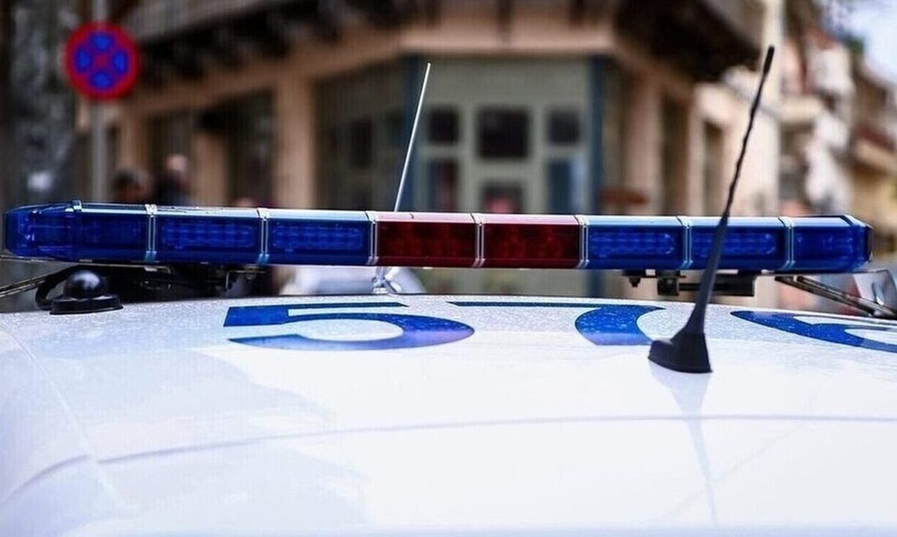 ΕΛΑΣ: Συνελήφθη 60χρονος με πιστόλι και ναρκωτικά σε τυχαίο έλεγχο της Τροχαίας