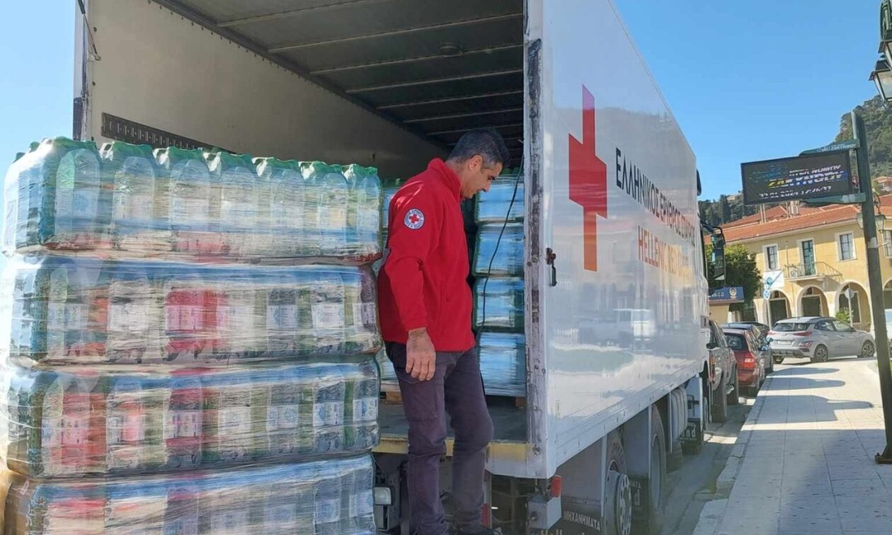 Ελληνικός Ερυθρός Σταυρός: Μοίρασε 25.000 εμφιαλωμένα μπουκάλια νερό στους πολίτες της Ζακύνθου