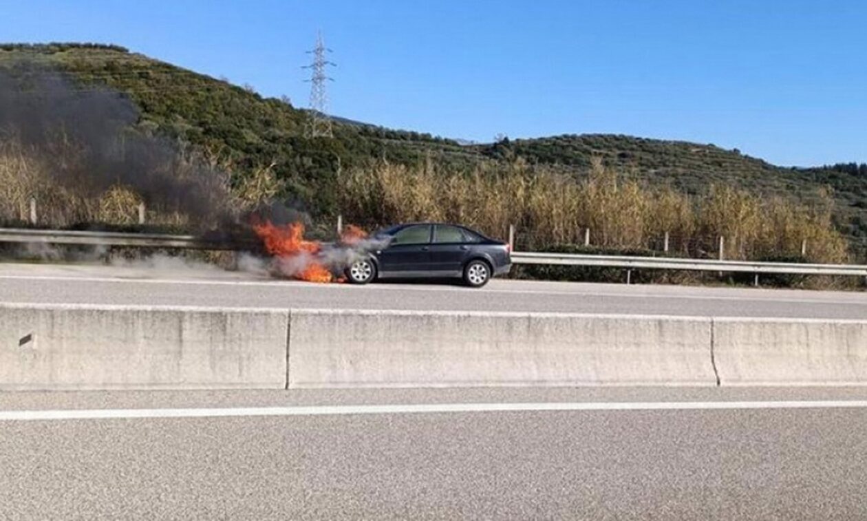 Αυτοκίνητο «τυλίχθηκε» στις φλόγες στην Ιονία Οδό