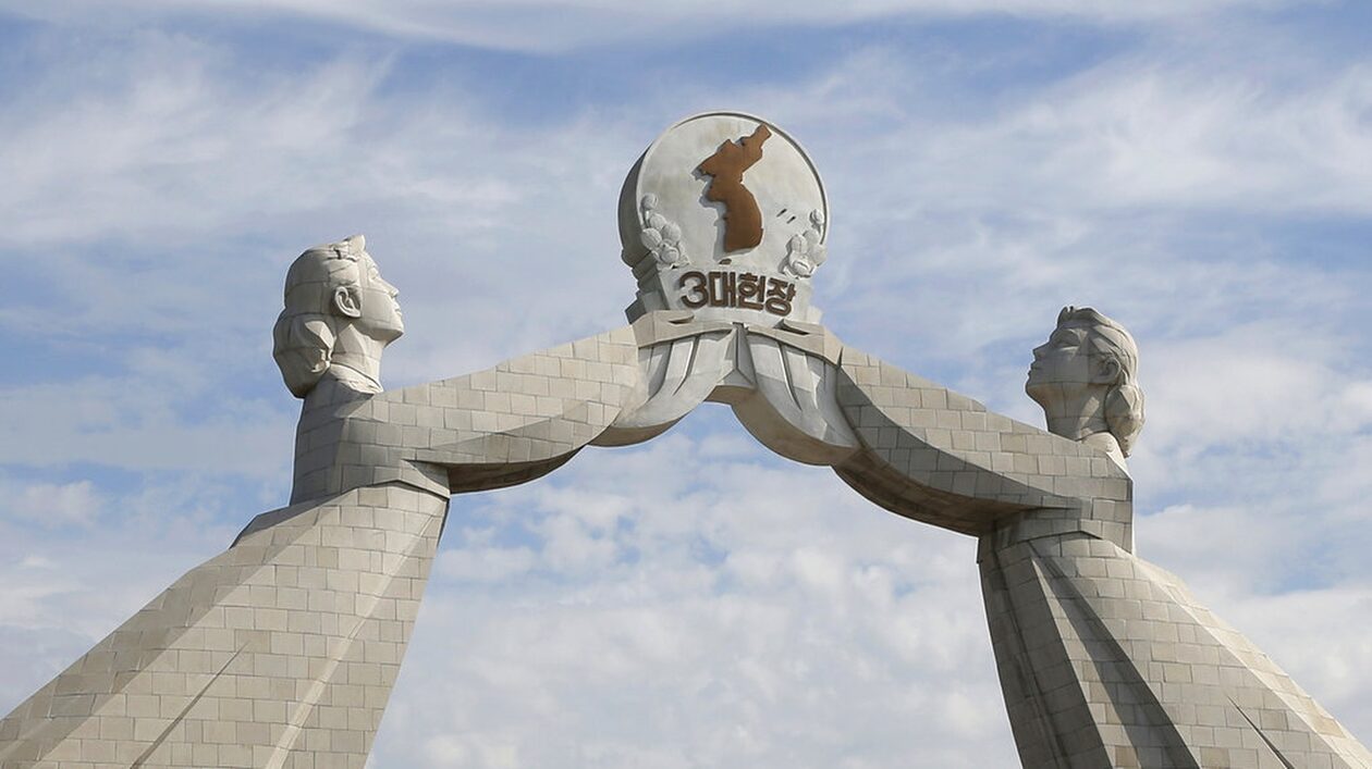 Ο Κιμ κατεδάφισε μνημείο για την επανένωση με τη Νότια Κορέα