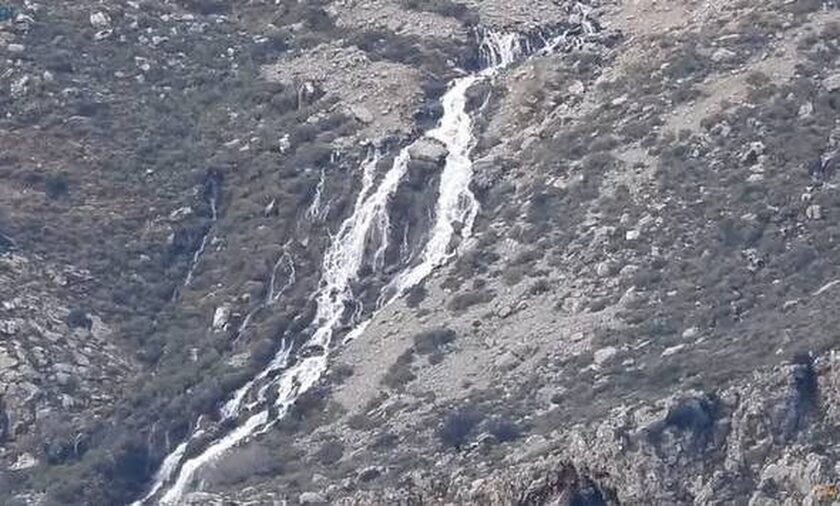 Κρήτη: Το βουνό του Ρεθύμνου από το οποίο άρχισε να ρέει νερό!