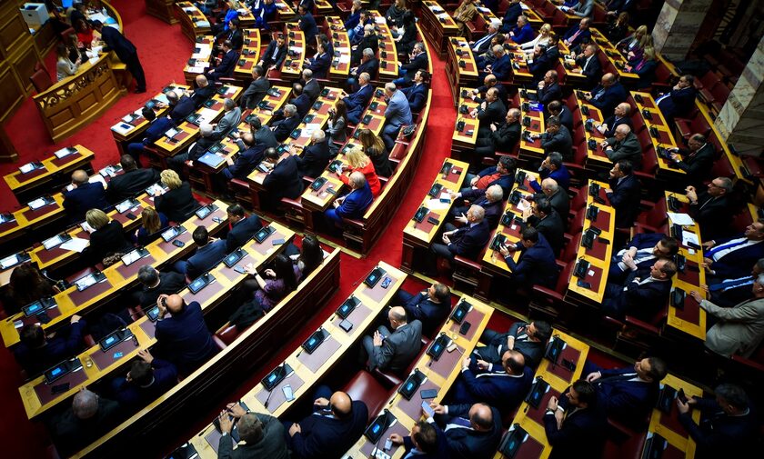 Επιστολική ψήφος για ομογενείς: Υπερψηφίστηκε το σχέδιο νόμου - Άμεσα σε ισχύ για τις ευρωεκλογές