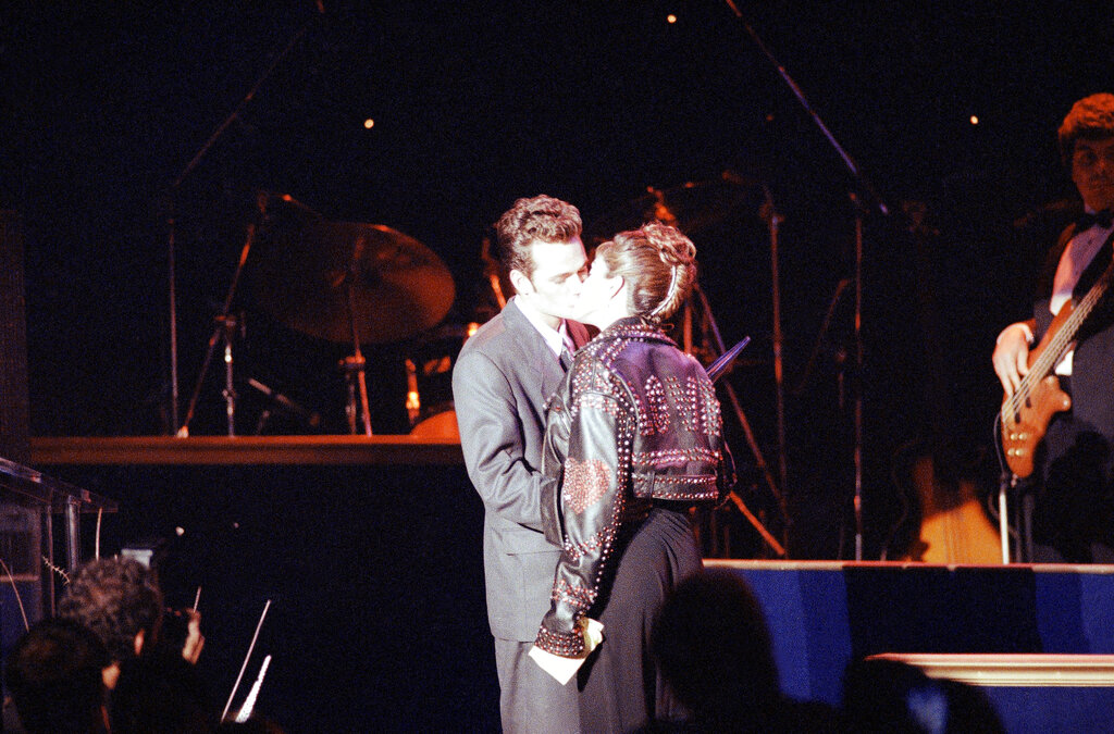 To καυτό φιλί τους επί σκηνής το 1992