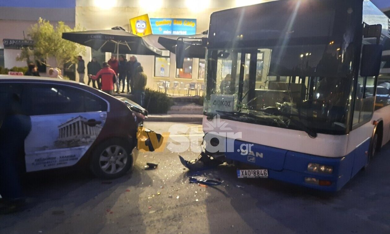 Χαλκίδα: Συγκλονιστικό τροχαίο, λεωφορείο προσέκρουσε σε οκτώ ταξί – Δύο τραυματίες