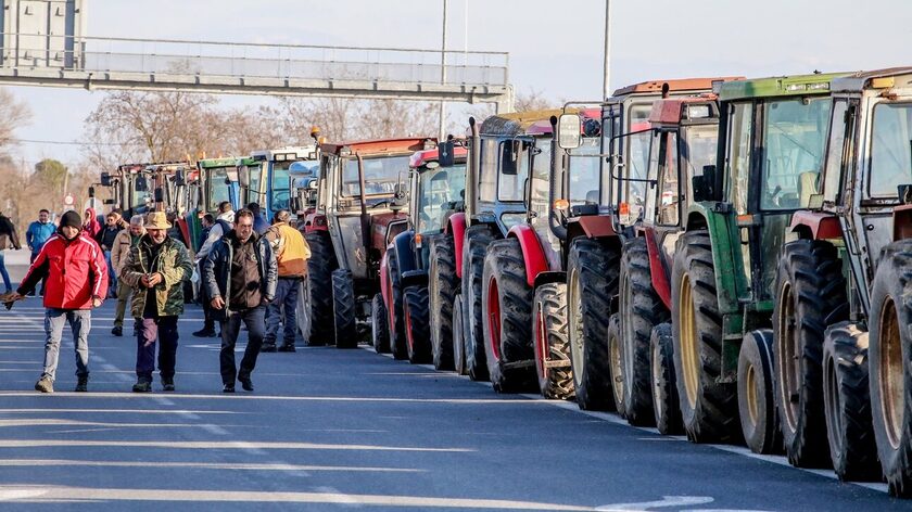 Κλιμακώνουν τις κινητοποιήσεις τους οι αγρότες - Νέα συνέλευση σήμερα