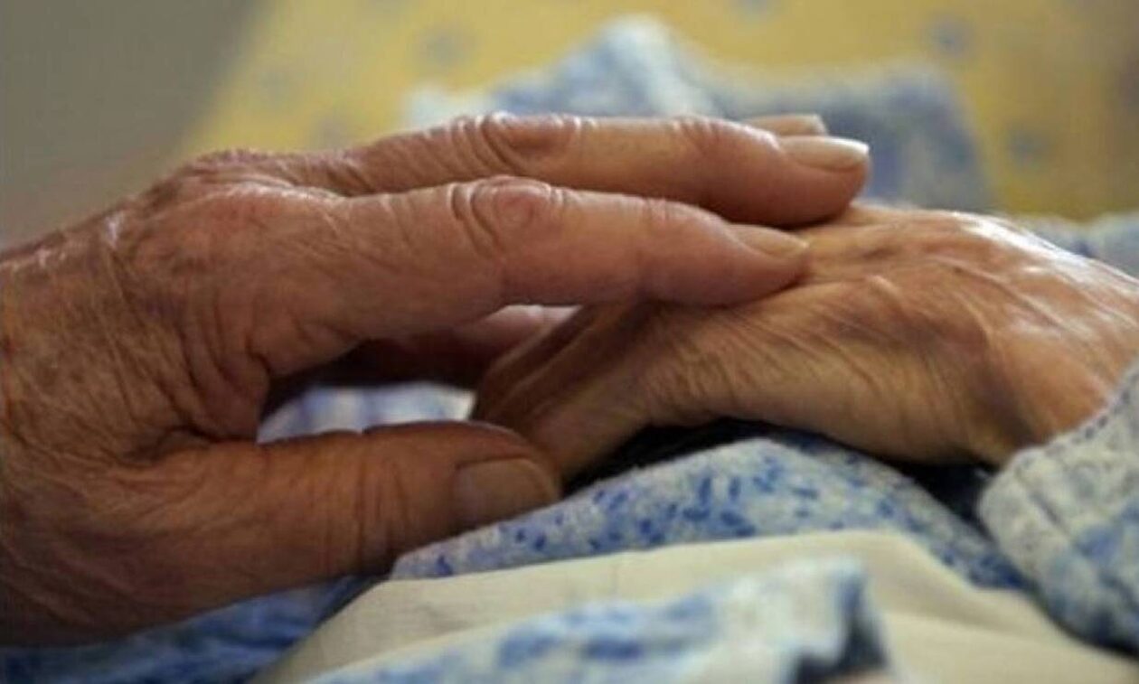 Ένα σπάνιο χειρουργειο στα Χανιά: Γιαγιά 118 ετών έκανε εγχείρηση στο ισχίο και πήρε εξιτήριο
