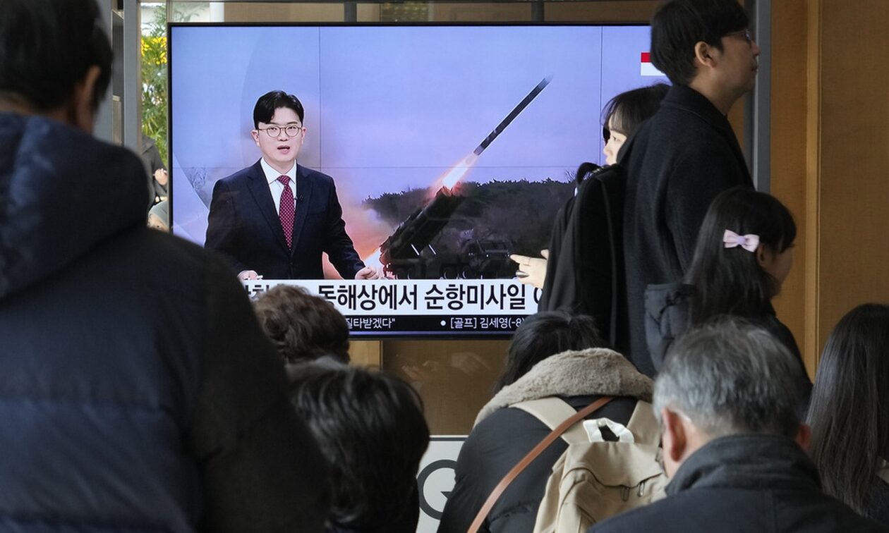 Βόρεια Κορέα: Ο Κιμ Γιονγκ Ουν παρακολούθησε εκτόξευση πυραύλων κρουζ από υποβρύχιο