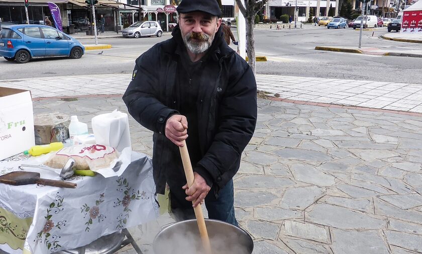 Κωνσταντίνος Πολυχρονόπουλος: Ξεσπάει η μητέρα του - «Δεν έχει τίποτα, ούτε λεφτά να μου δώσει...»