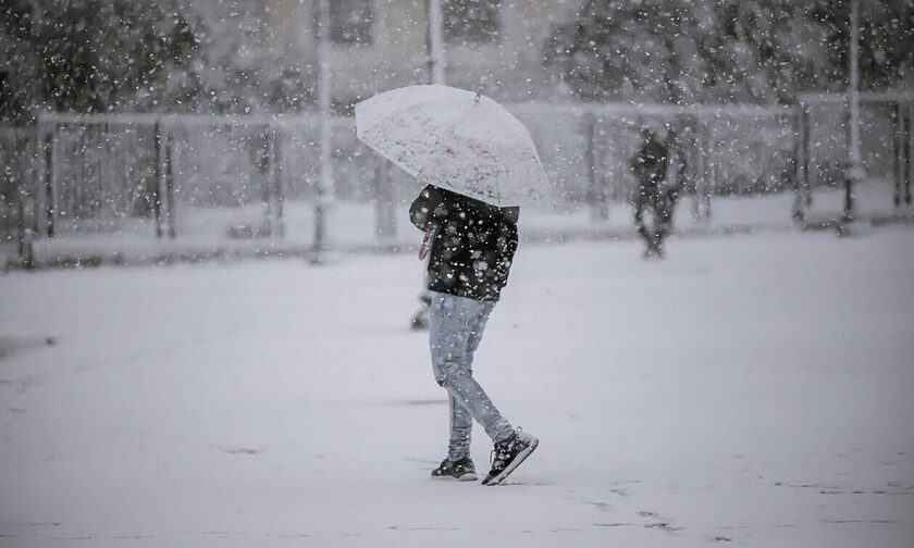 Kακοκαιρία «Avgi»: Πού θα χιονίσει τις επόμενες ώρες – Κλειστά σχολεία και τηλεργασία την Τρίτη