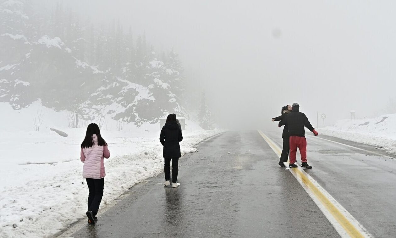 Κακοκαιρία Avgi: Πού χιονίζει αυτή την ώρα - Χιονοκαταιγίδα στην Εύβοια
