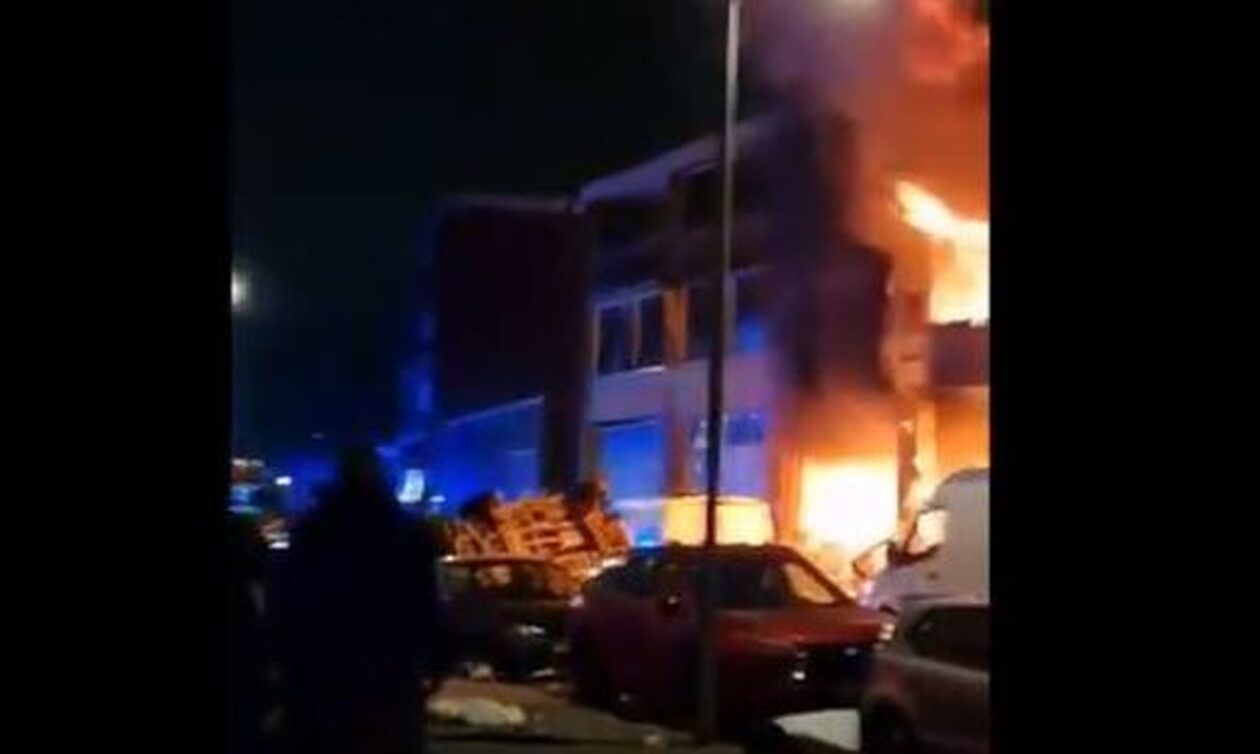 Ρότερνταμ: Ισοπεδώθηκε συγκρότημα κατοικιών από έκρηξη  - Αναφορές για πολλούς τραυματίες